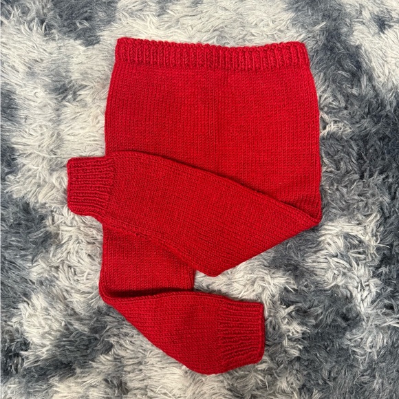 Red. Handmade with wool - Picture 4 of 4